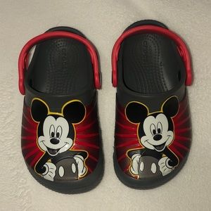 Kids’ Disney Mickey Mouse Crocs
Size: 9
